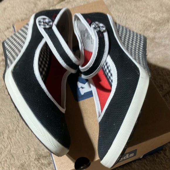 Keds, black and white checked Mary Jane platform shoes. 7.5 size - Picture 2 of 6